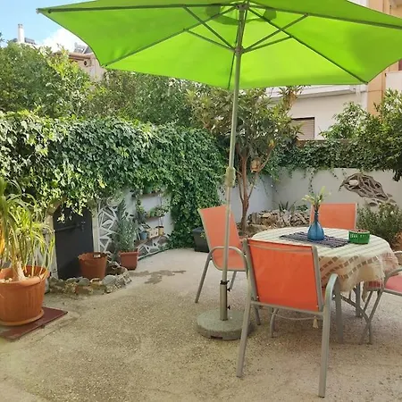 Apartment Modern Near Airport, Port & Beach